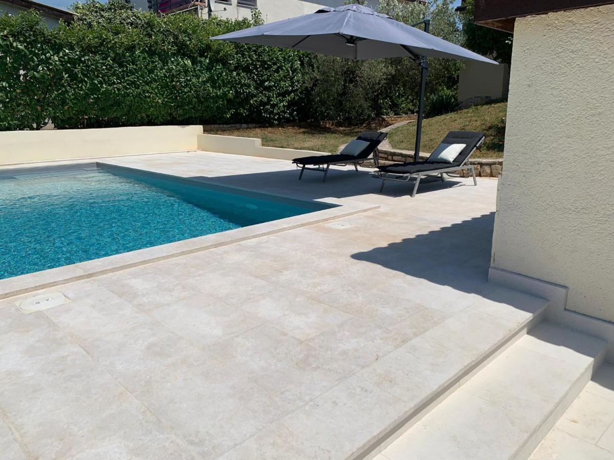 Ferienhaus Marija Mit Pool Vilanija Exterior photo